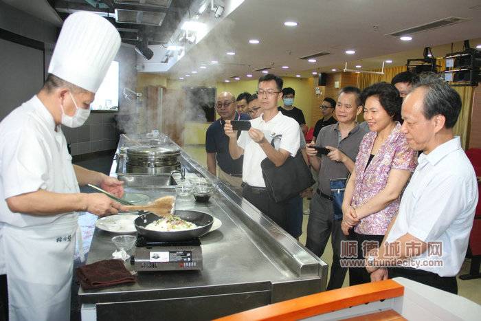 調研粵菜師傅工程、順德職業技術學院“中餐繁榮”培訓基地 佛山市委副書記、順德區委書記郭文海陪同 (25).jpg