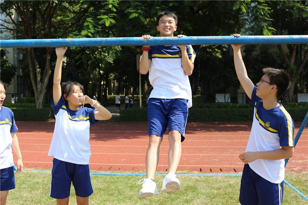 夏季运动 光明中学.JPG