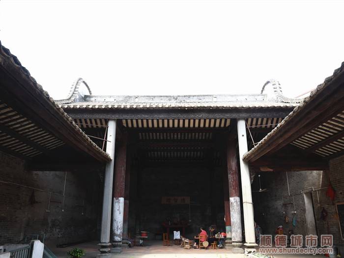 潭洲村现存及重建祠堂约18座。.jpg